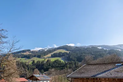 4-Zimmer-Haus mieten in Kitzbühel – 250 m² – Bild 2 von 8