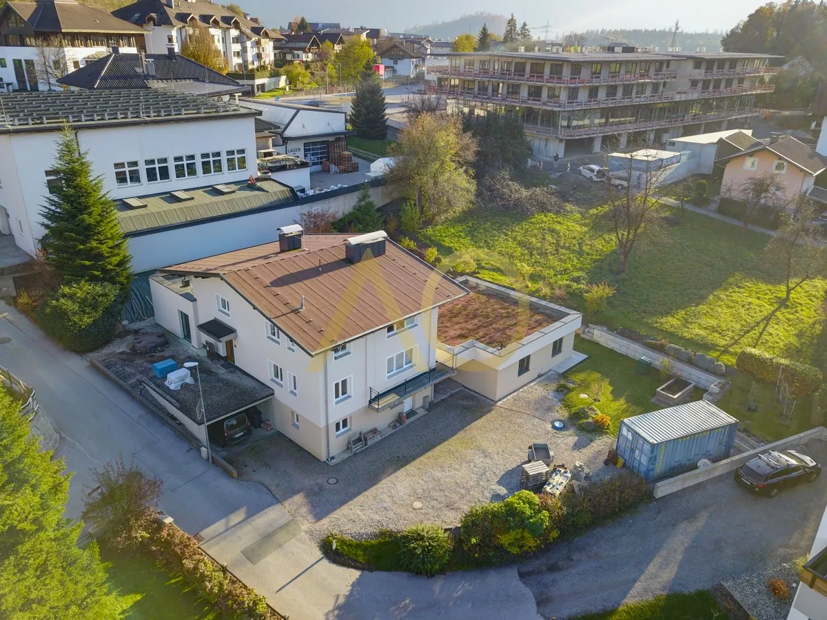 Mehrgenerationen Haus im Zentrum von Kirchbichl bietet Platz für 2 Familien - Ansicht 2