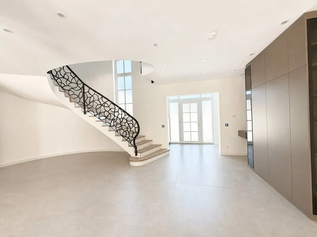 ERSTBEZUG! Villa mit Garten, Pool, Dachterrasse und Seezugang! - Ansicht 3