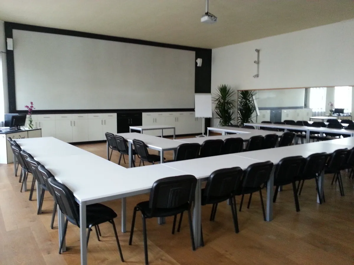 Schöne, helle Schulungs- Büro- und Praxisfläche in zentraler Braunauer Innenstadtlage - Ansicht 3