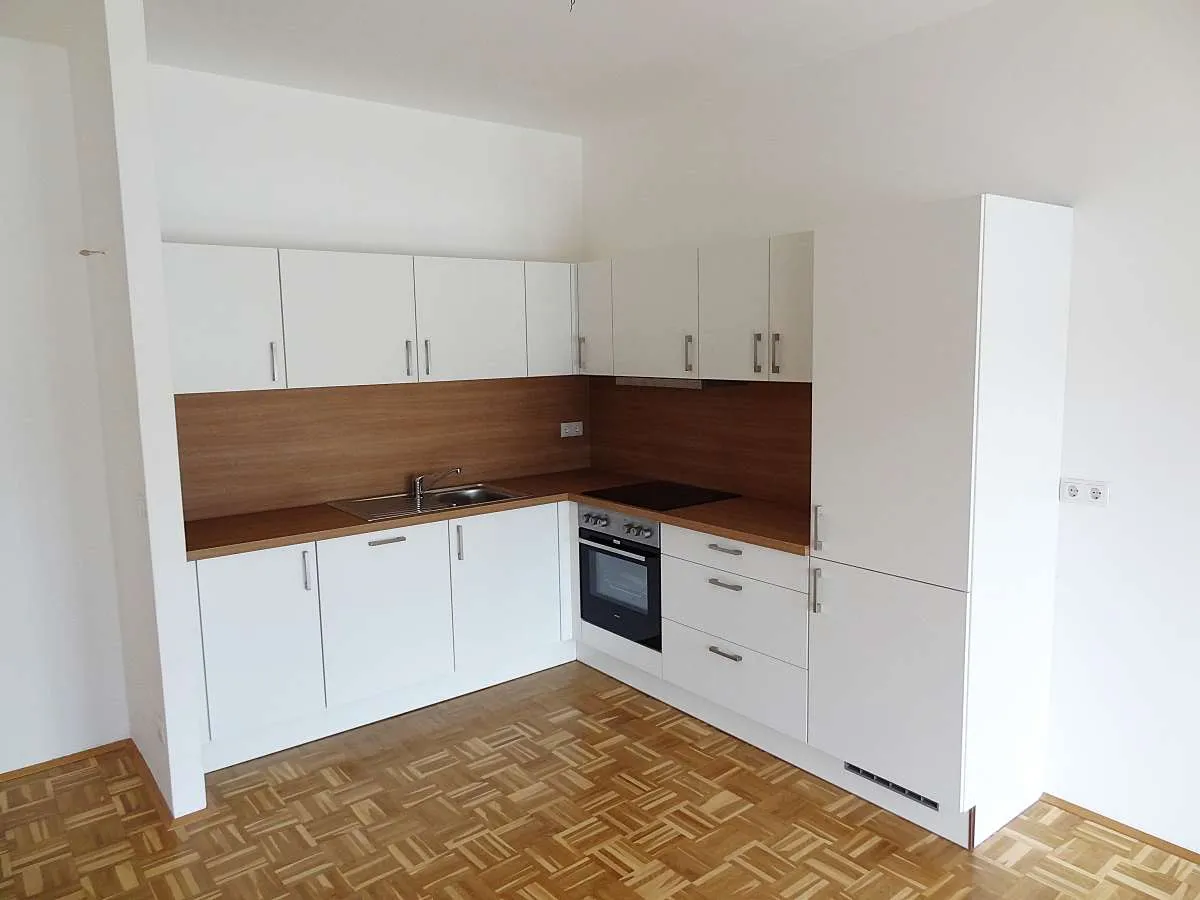 Gemütliche und geräumige Mietwohnung mit neuer Küche und großem Wohn- Esszimmer ...! - Ansicht 2