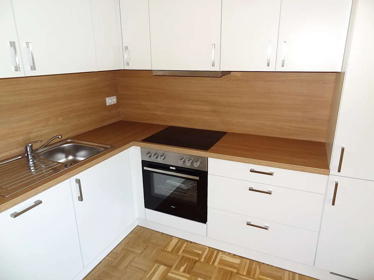 Gemütliche und geräumige Mietwohnung mit neuer Küche und großem Wohn- Esszimmer ...! - Ansicht 3