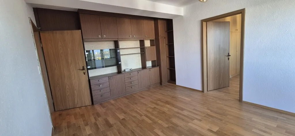 Attraktive 2-Zimmer-Wohnung mit Balkon in zentraler Lage von Bregenz. Sensationelles Preis- Leistungs Verhältnis - Ansicht 2