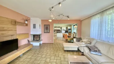 5-Zimmer-Haus kaufen in Feldkirchen – 154 m², € 396.000 – Bild 3 von 8