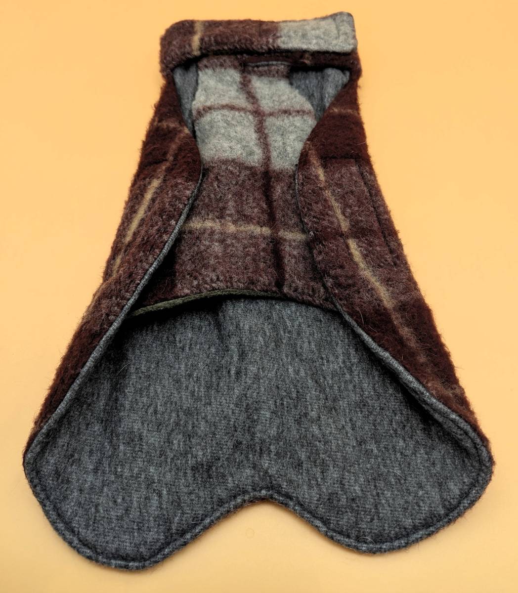 Hundemantel aus Wollmix, bordeaux-grau-kariert, RL 39 cm. Neu!,  6,- (4462  Reichraming) - willhaben