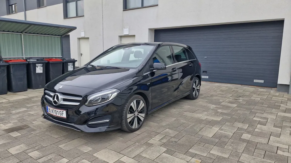 Mercedes-Benz B-Class 2017 photo 3