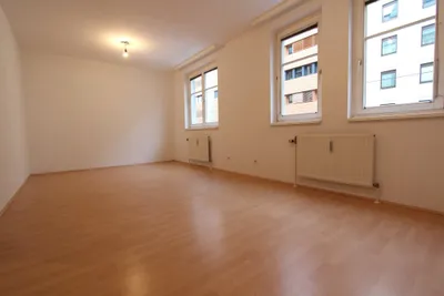 Geräumige 2-Zimmer-Wohnung mit viel Charme!