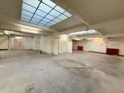 1-Zimmer-Gewerbeimmobilie mieten in Wien – 300 m², € 2.148