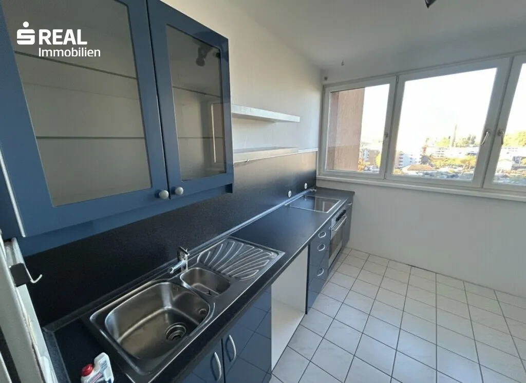 Helle 3-Zimmer-Wohnung mit Loggia - zentrales Wohnen in der Kasernstraße - Ansicht 2