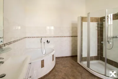 4-Zimmer-Wohnung kaufen in Neunkirchen – 153,75 m², € 389.000 – Bild 8 von 9
