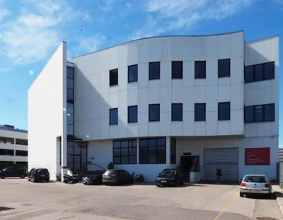Gewerbeimmobilie mieten in Wien – 4 697 m², € 7