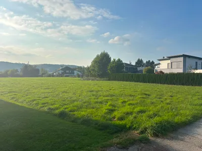 Grundstück kaufen in Braunau am Inn – 1 205 m², € 301.250 – Bild 1 von 4