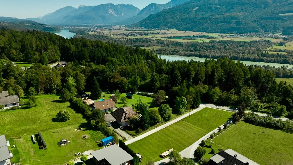Baugrundstück Klagenfurt Land - Österreich, luxuriöse Villen in der Umgebung, eine grüne Oase der Ruhe – pohled 3