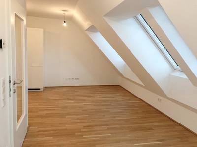 Klimatisierte 2-Zimmer-Dachgeschosswohnung! – Bild 2