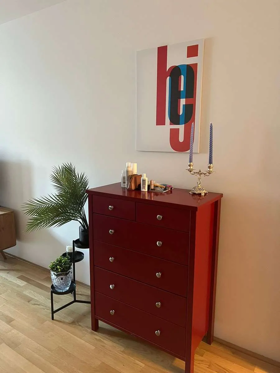 IKEA HEMNES Kommode rot 6 Laden, € 55,- (1070 Wien)