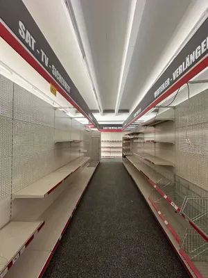 Gewerbeimmobilie mieten in Wiener Neustadt Land – 1 000 m², € 3 – Bild 12 von 18