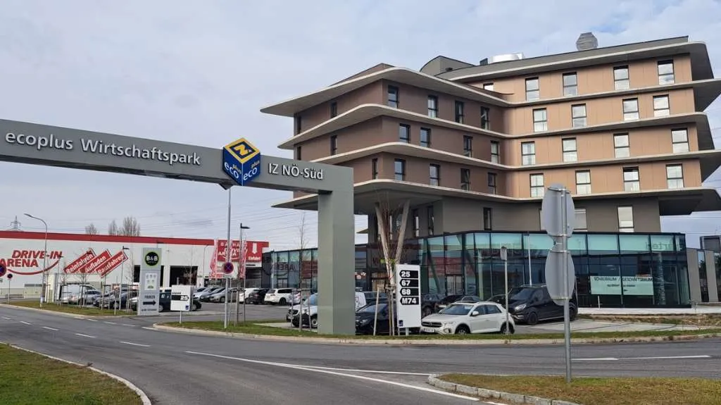 Großzügige Gewerbefläche im Neubau zu Mieten - Ansicht 2