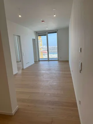 (reserviert) Erstbezug: Luxus-Smart-Home, Moderne Einbauküche inkl. alle E-Geräten, Balkon, Donaublick, Panorama über Wien,|Rooftop-Pool, Sauna, Fitness. Ideal für Paare, Expats, internationale Fachkräfte. Bruttomiete inkl. BK 1390€ - Keine Maklerprovision – Bild 3