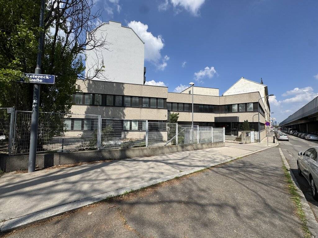 Attraktive Bauträgerliegenschaft mit Entwicklungspotenzial - Widok 3