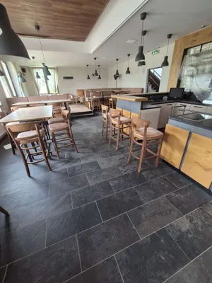 Gewerbeimmobilie kaufen in Neunkirchen – 704 m², € 660.000 – Bild 2 von 40