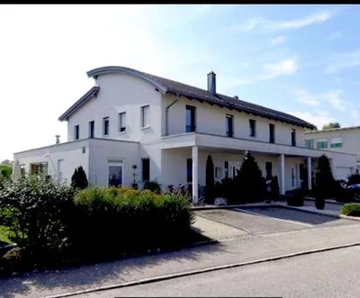 15-Zimmer-Gewerbeimmobilie mieten in Ried im Innkreis – 300 m², € 2.500 – Bild 1 von 6