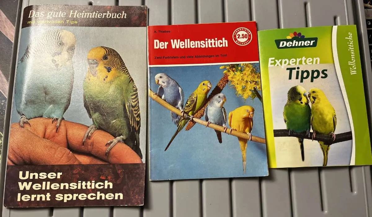 3 Broschüren Der Wellensittich Dehner Experten Tipps Wellensittiche Das gute Heimtierbuch mit wertvollen Tipps - Unser Wellensittich lernt sprechen *gebraucht - wie neu*, € 5,- (6020 Innsbruck)