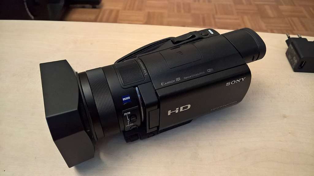 SonyHDRCX900eHighEndCamcorder