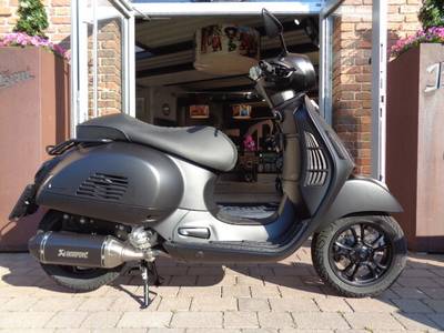 Vespa GTS 310 Edizione Rizoma 2026