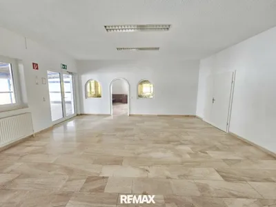 4-Zimmer-Gewerbeimmobilie mieten in Linz Land – 380 m², € 2.931 – Bild 1 von 12