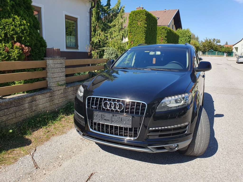 Audi Q7 3.0 SUV / Geländewagen