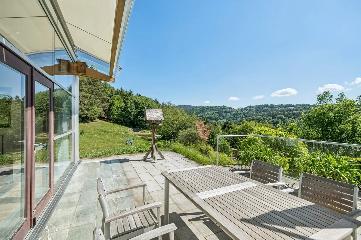 Landhaus in Rettenbach (nahe Wien) - Absolute Alleinlage mit 18.200 m² Eigengrund, Wald und Badebiotop! - Widok 3