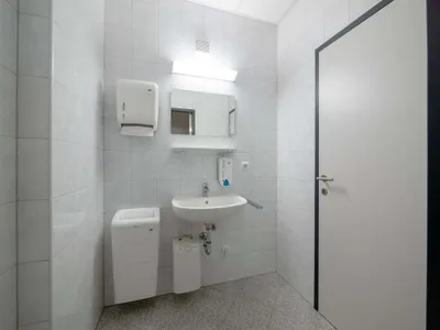 3-Zimmer-Gewerbeimmobilie mieten in Vöcklabruck – 72 m², € 989 – Bild 12 von 14
