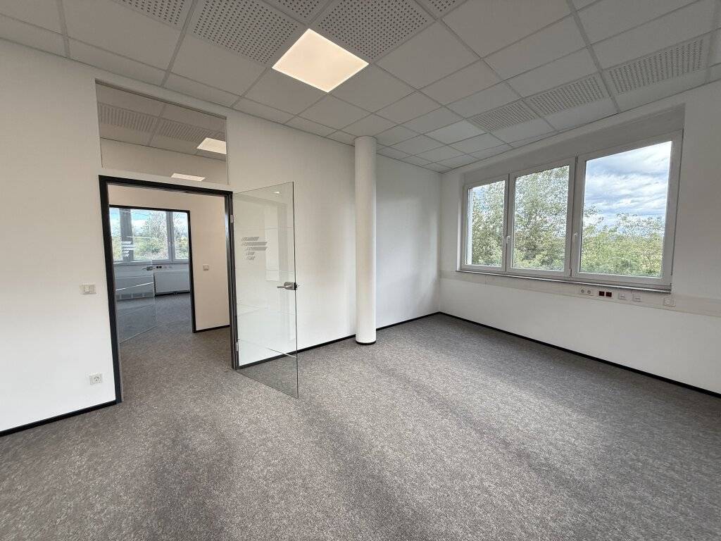 +++ ecobase +++Lichtdurchflutete Bürofläche komplett modernisiert zu vermieten! - Ansicht 2