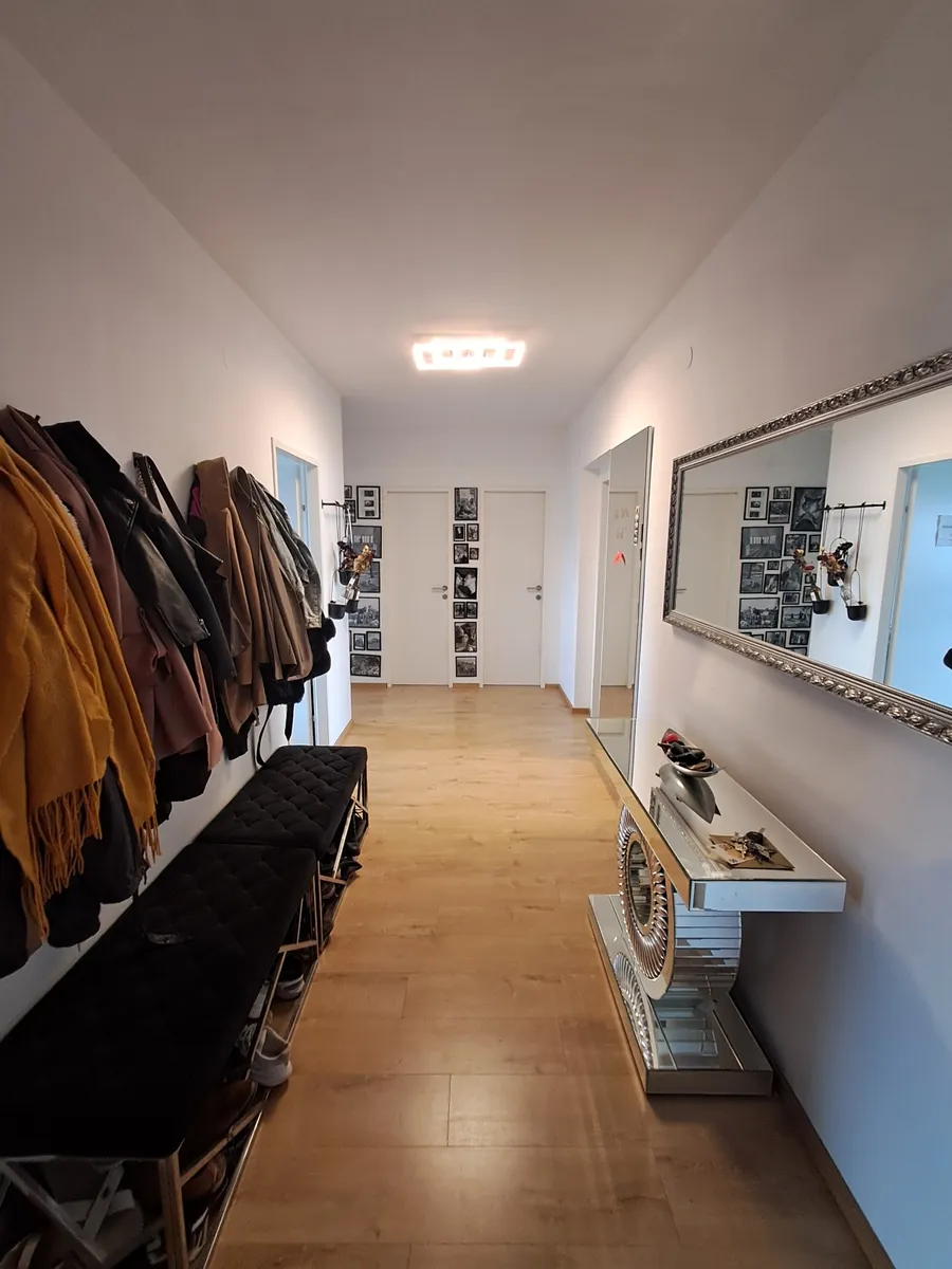 Ruhige 3 Zimmer Wohnung mit Loggia & Garage - Ansicht 2