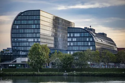 Gewerbeimmobilie mieten in Wien – 2 170 m², € 15