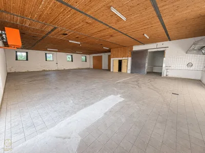 Gewerbeimmobilie mieten in Sankt Pölten Land – 330 m², € 1.250