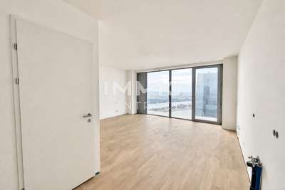 Sunset Mode: ON - Westside Studio im DC2 Tower mit 10 m² Loggia – Bild 2
