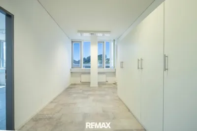 5-Zimmer-Gewerbeimmobilie mieten in Salzburg-Umgebung – 110 m², € 1.407 – Bild 11 von 18