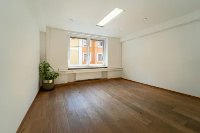 7-Zimmer-Gewerbeimmobilie mieten in Kitzbühel – 210 m², € 4.960 – Bild 2 von 6