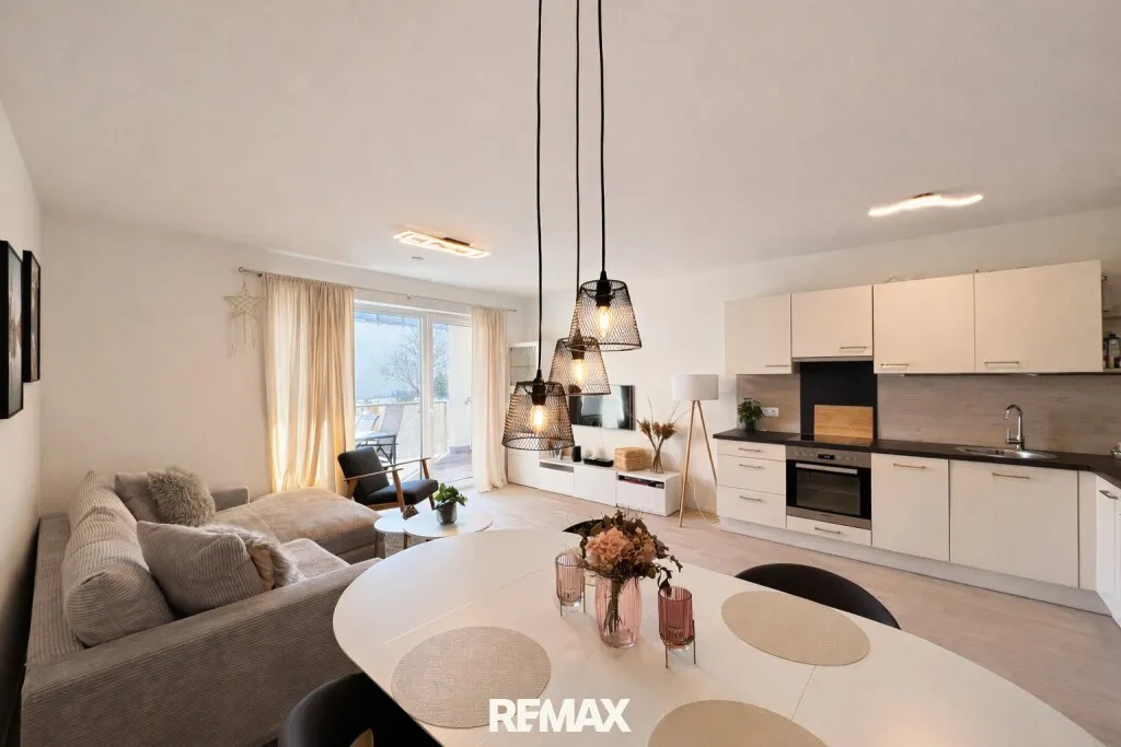 Exklusives Wohngefühl in Bestlage - Neuwertige 3-Zimmer-Wohnung mit Südbalkon - Ansicht 2
