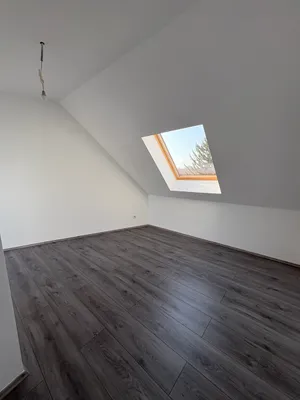 4-Zimmer-Wohnung mieten in Wiener Neustadt Land – 145 m², € 1.700 – Bild 16 von 17