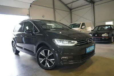 VW Touran Highline 2,0 SCR TDI DSG 7 SITZE NAVI PA...