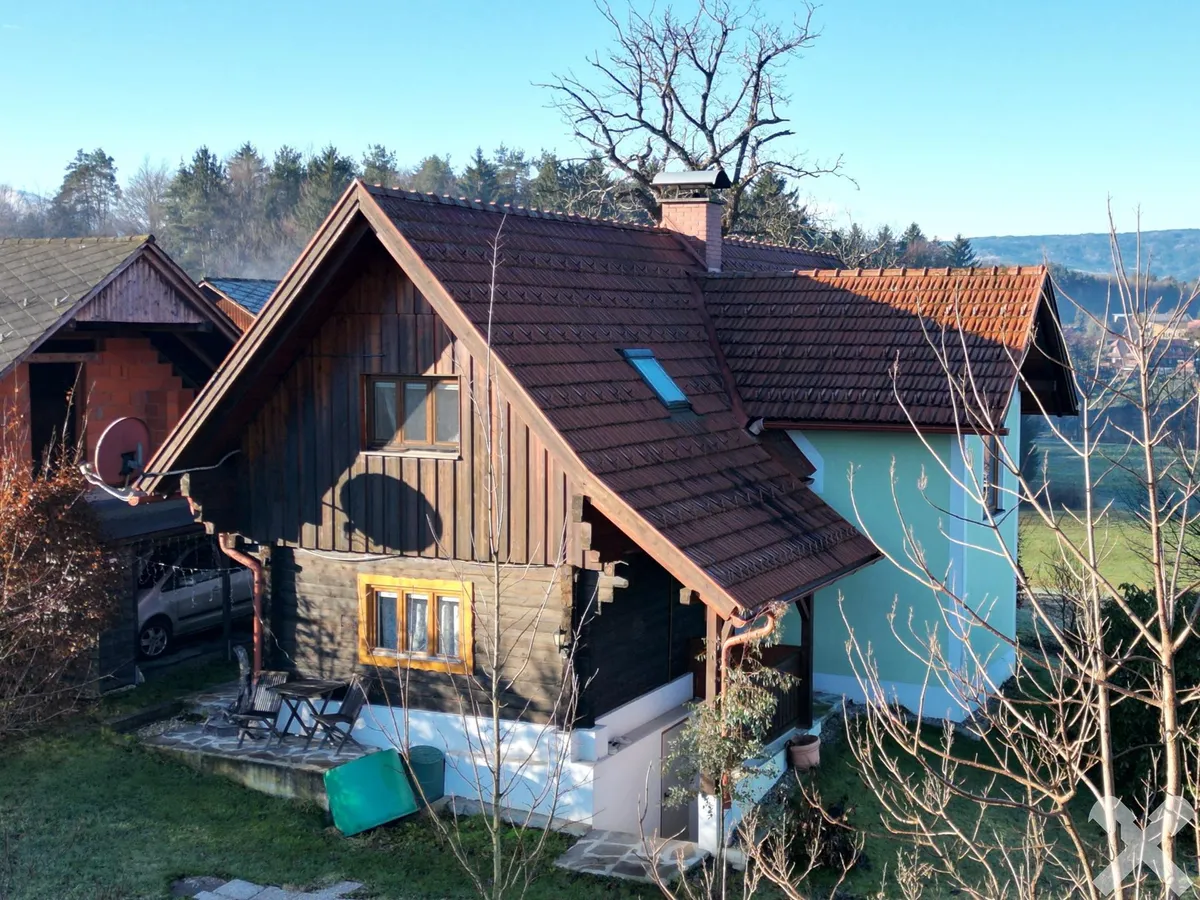 Machen Sie uns ein Angebot! Saniertes Holz-Bauernhaus in leicht erhöhter Lage - Ansicht 2