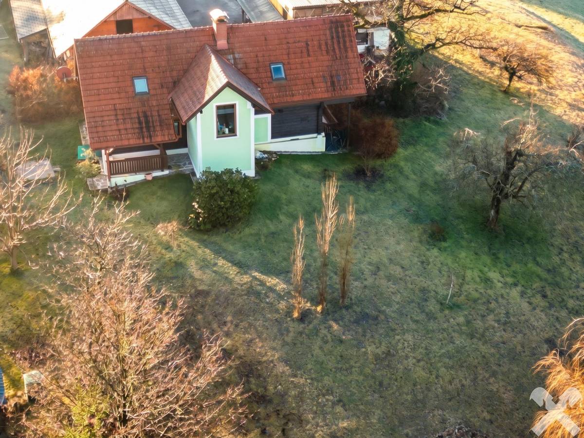 Machen Sie uns ein Angebot! Saniertes Holz-Bauernhaus in leicht erhöhter Lage, Eibiswald