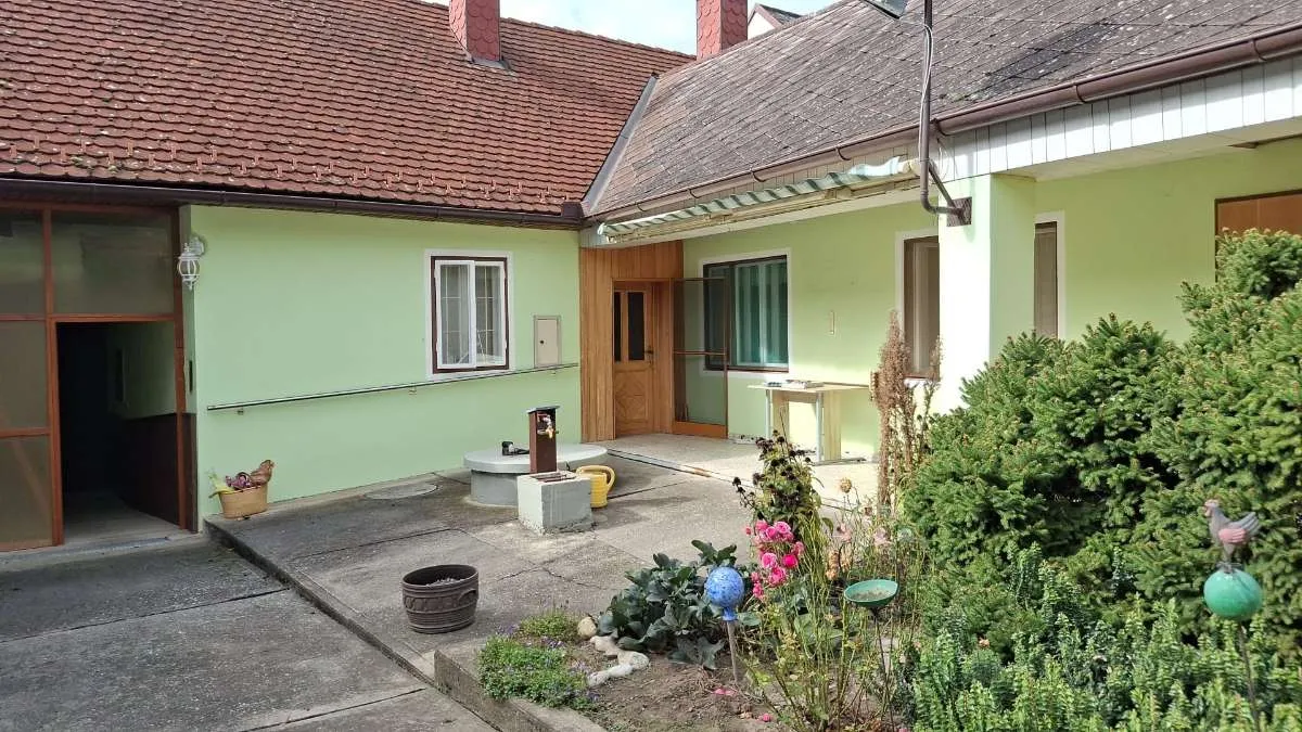 Einfamilienhaus mit Garten, Werkstatt, Fischteich und zwei Stück gewölbte Erdkeller – pohled 3