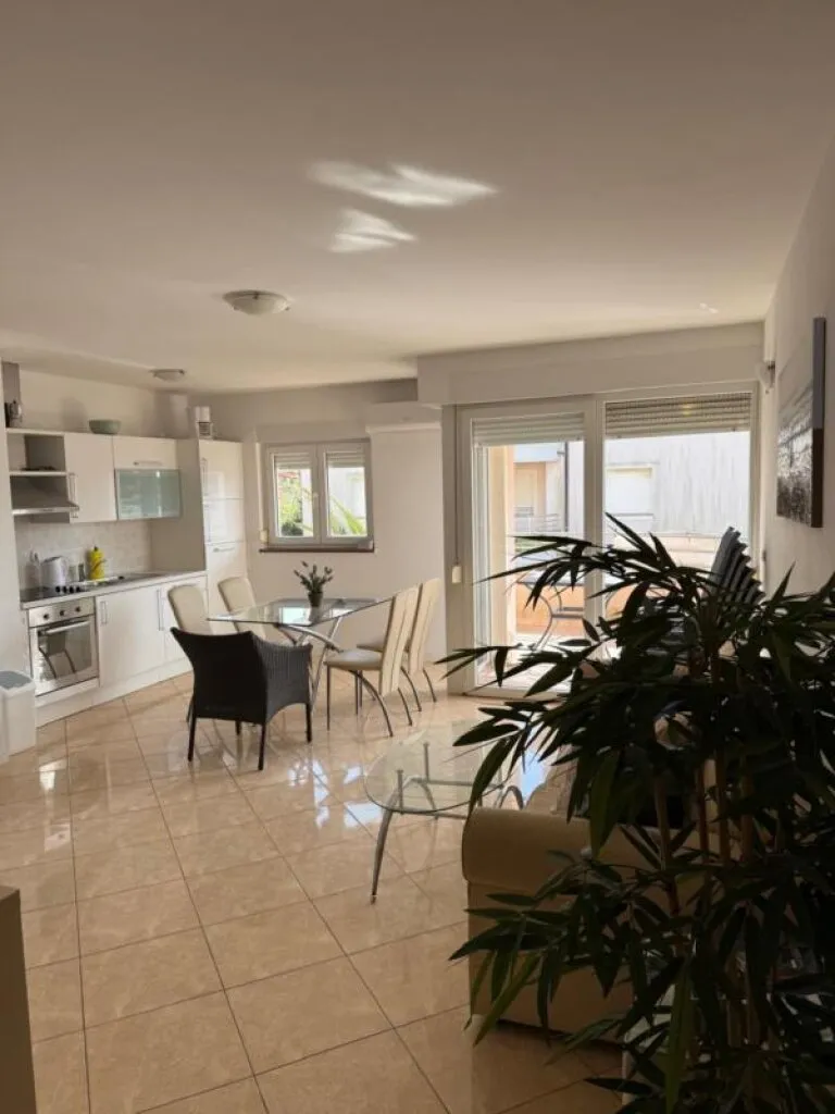Exklusives Apartment in Medulin - Erste Reihe zum Meer - Ansicht 3