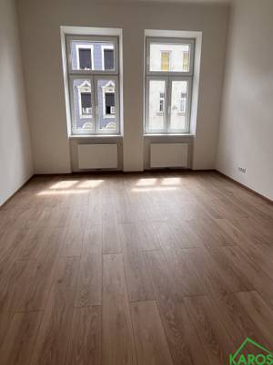GENERALSANIERTE 2-ZIMMER-ALTBAU *ERSTBEZUG NACH KATEGORIEANHEBUNG* – Bild 3