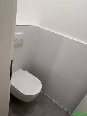 GENERALSANIERTE 2-ZIMMER-ALTBAU *ERSTBEZUG NACH KATEGORIEANHEBUNG* – Bild 2