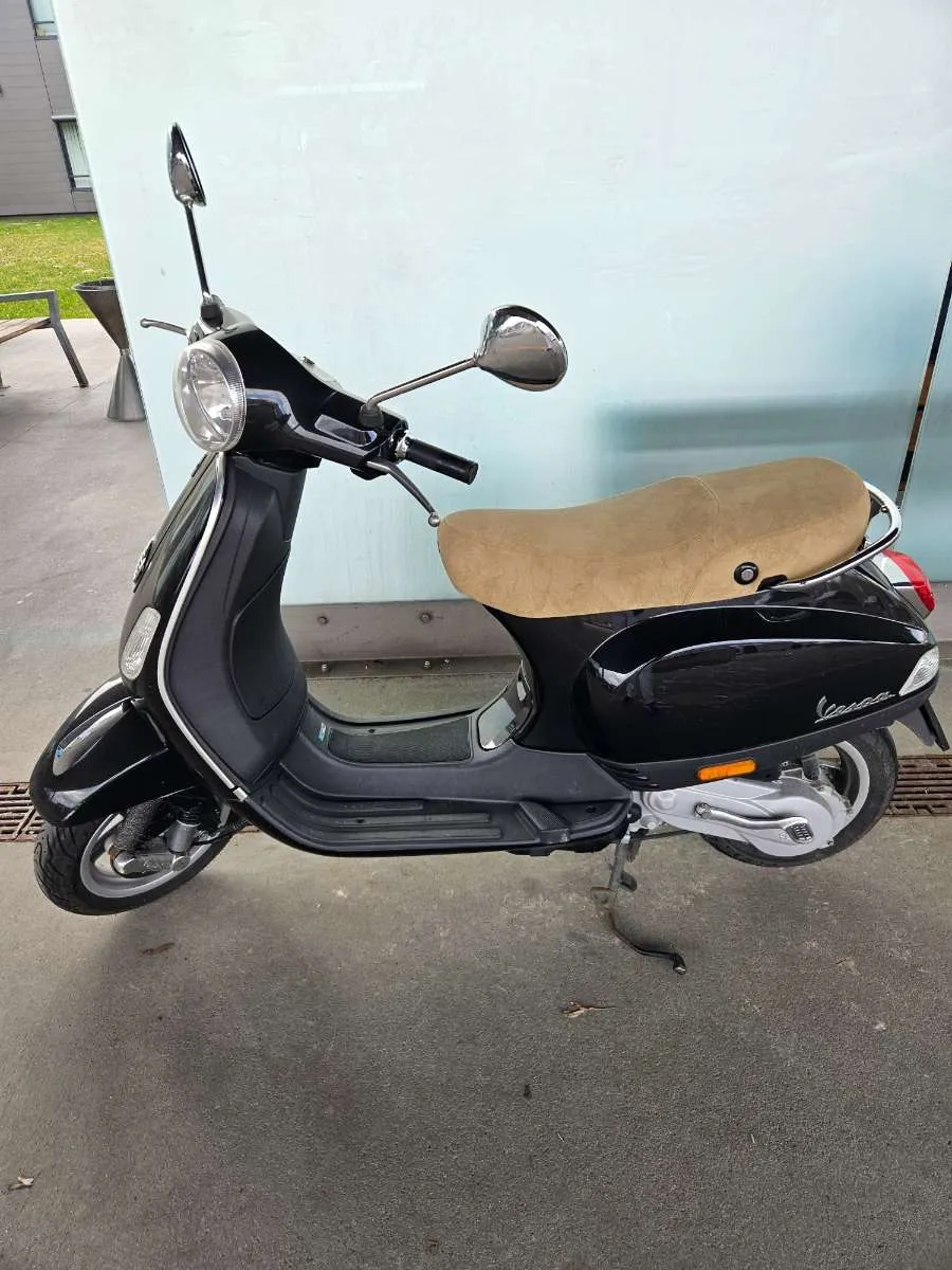 Vespa LX