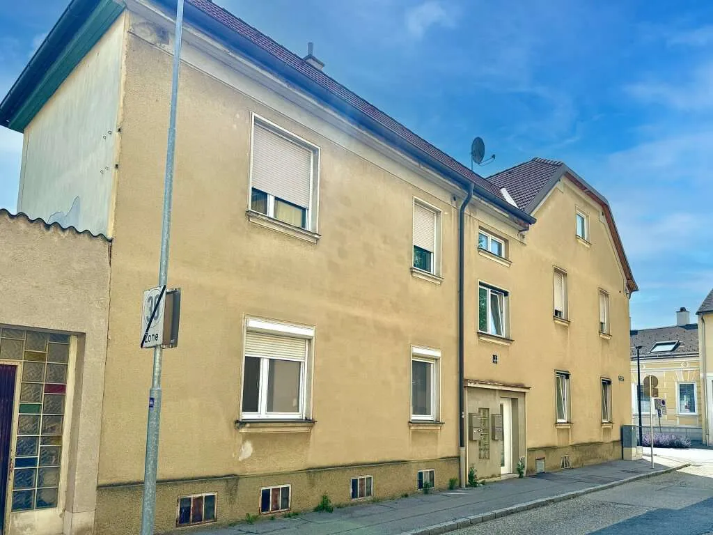 !! SOMMERAKTION !! Zinshaus mit viel Potential I 8 Garagen I 4 Wohneinheiten I zentrale Lage I 5 Gehminuten zum Rathausplatz I – pohled 2